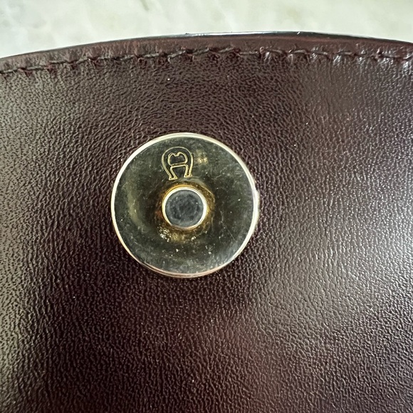 Vintage Etienne Aigner bag - Picture 8 of 16